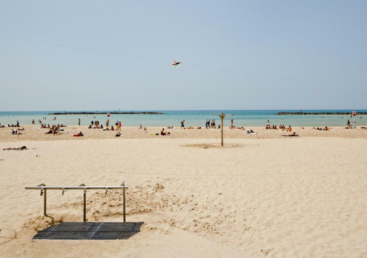 The Surfer'S Beach House Tel Aviv Exterior foto