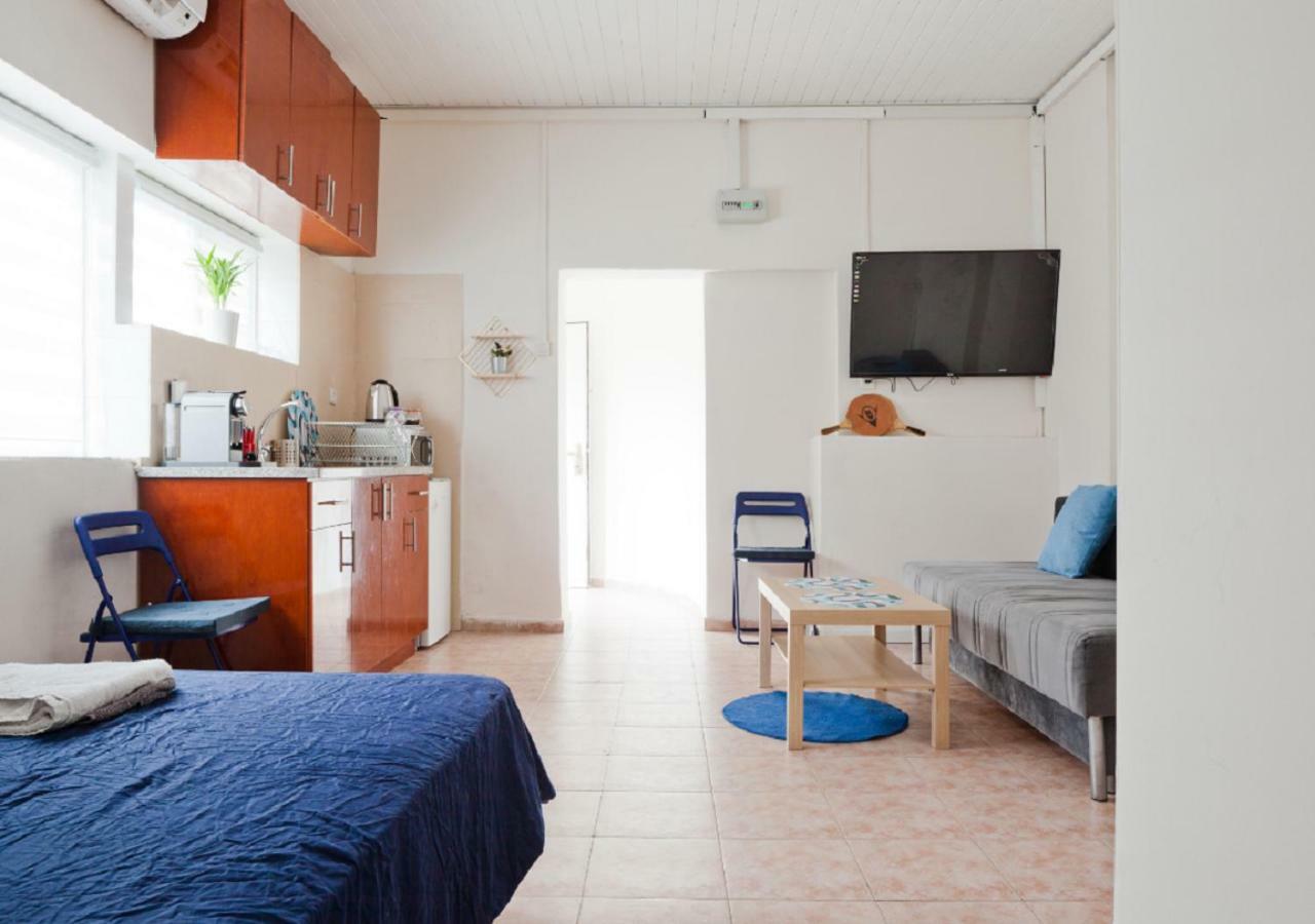 The Surfer'S Beach House Tel Aviv Exterior foto